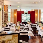 Axis Porto Business & Ξενοδοχείο 4*