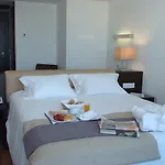 Axis Porto Business &