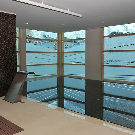 Axis Porto Business & 4* Pedroucos (Porto)
