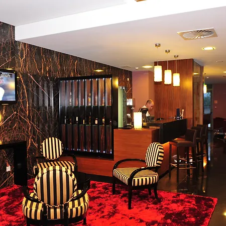 Axis Porto Business &