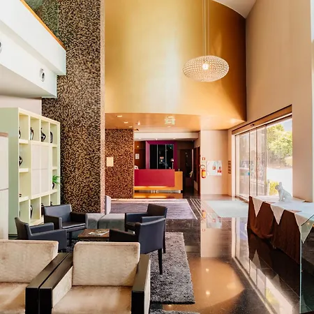 Axis Porto Business & Hotel