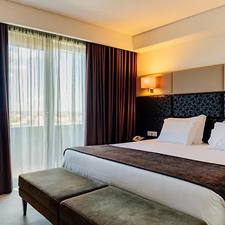 Axis Porto Business & Hotel