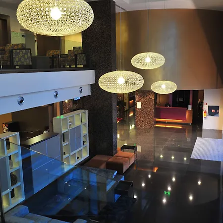 Axis Porto Business & Hotel 4*