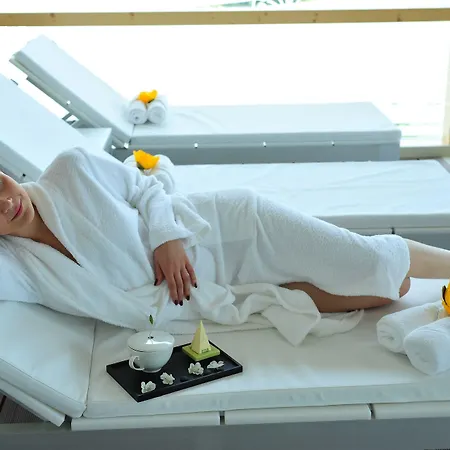 Axis Porto Business & Hotel 4*