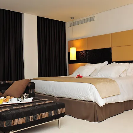 Hotel Axis Porto Business & 4*