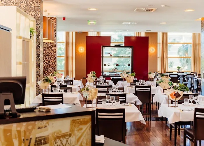 아시스 포르토 비즈니스 앤드 스파 호텔 4*