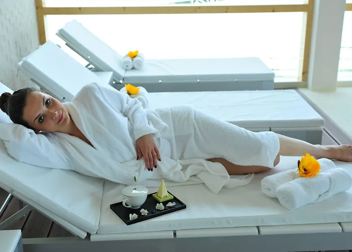 Axis Porto Business & Otel 4*