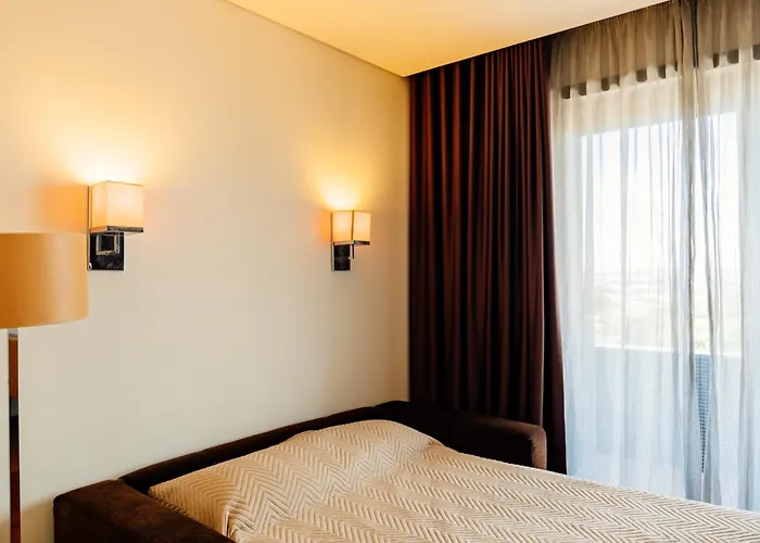 Otel Axis Porto Business & Pedroucos (Porto)