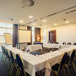 Axis Porto Business & 4*
