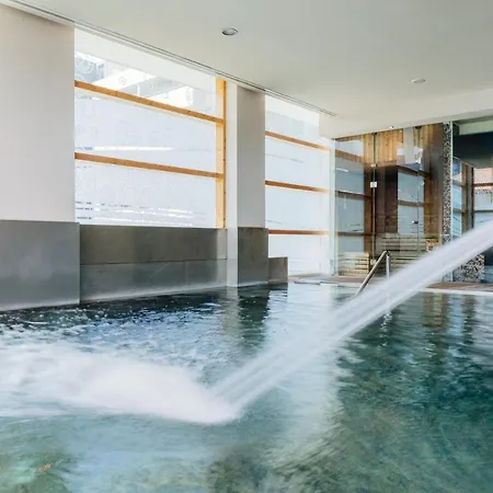 Axis Porto Business &