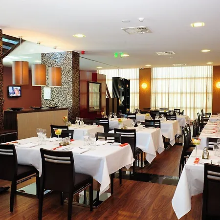 Axis Porto Business & 4*