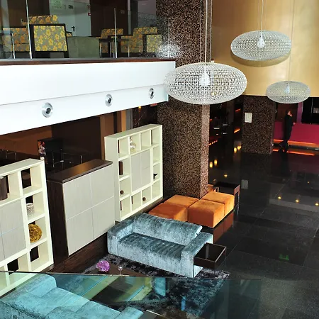 Axis Porto Business & Hotel 4*
