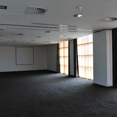 Axis Porto Business & Ξενοδοχείο Pedroucos (Porto)