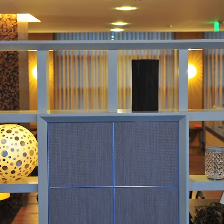 Axis Porto Business & Ξενοδοχείο 4*