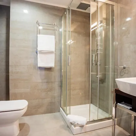 Axis Porto Business &