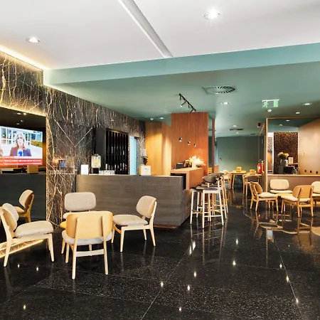 Axis Porto Business & מלון 4*