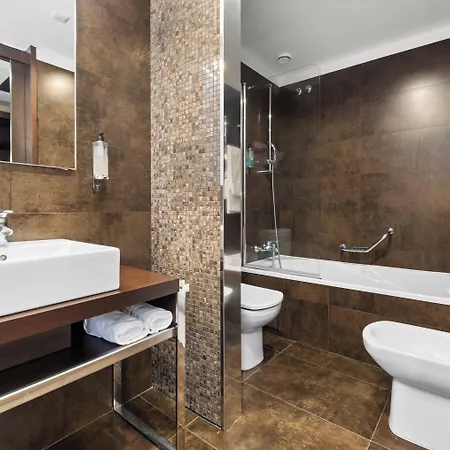 Axis Porto Business &