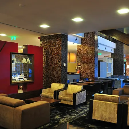 Axis Porto Business & 4*