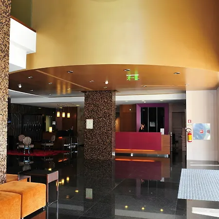 Axis Porto Business & 4*