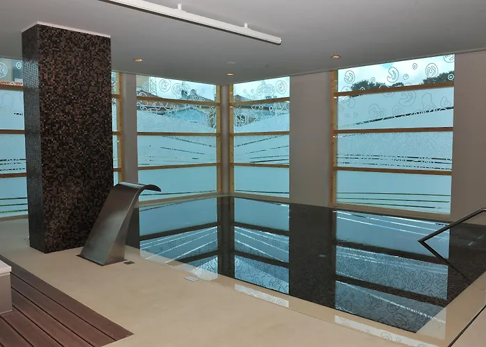 Axis Porto Business & 4* Pedroucos (Porto)