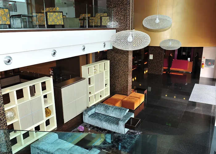 Axis Porto Business & Hotel 4*