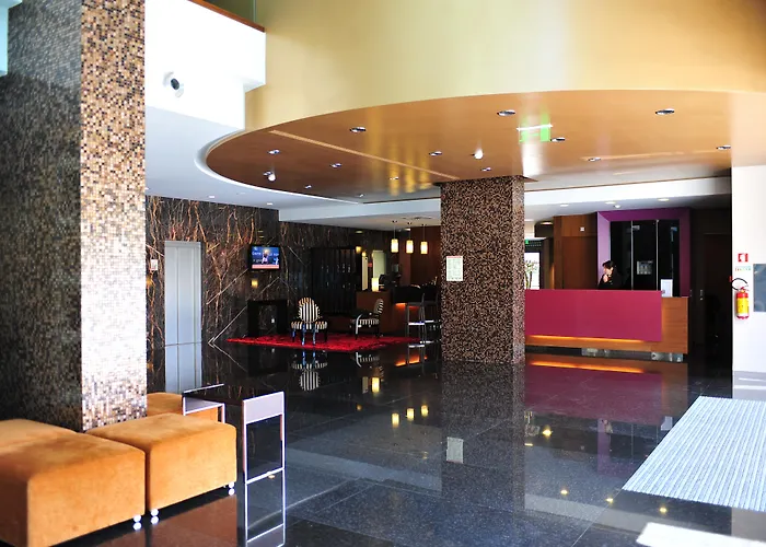 Axis Porto Business & 4* Pedroucos (Porto)