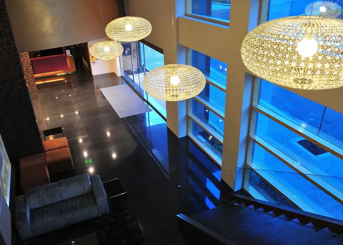 Axis Porto Business & 4*