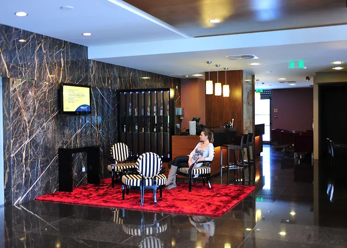 Axis Porto Business & Hotel 4*