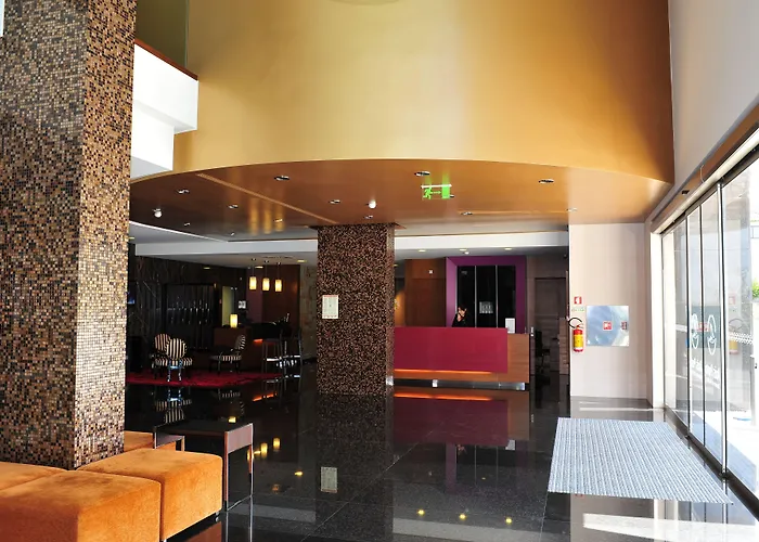 فندق Axis Porto Business & 4*