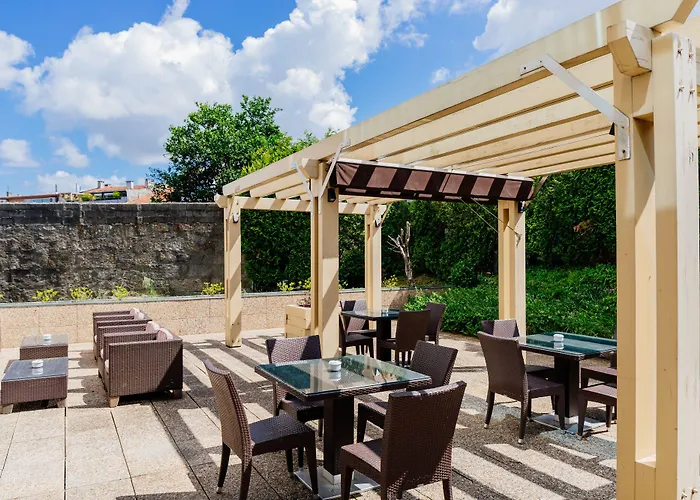 Axis Porto Business & Pedroucos (Porto)