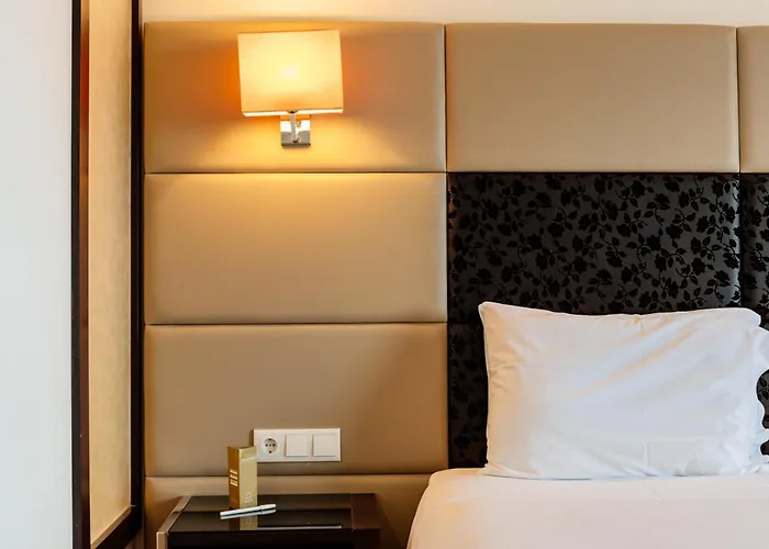 Axis Porto Business & Pedroucos (Porto)